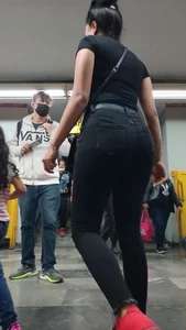 Buenos culos en el metro de la CDMX