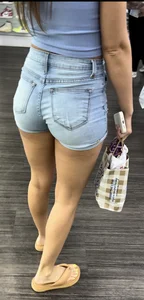 Such a wide and thick ass