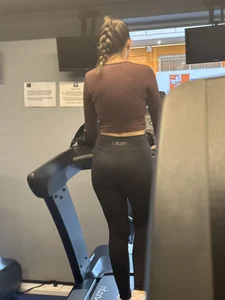 Blonde HourglASS treadmilling