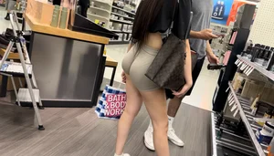 Nice bubble butt girl (face shot)