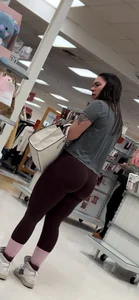 SLIM THICK MILF WITH ONE HELL OF A BUBBLE