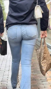 Thight round ass in jeans