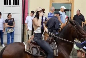 Latina cowgirls gitty up! Non OC