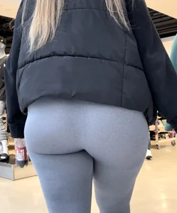Big ass in grey Gymshark leggings