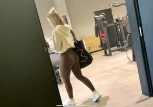 Juicy asses at the gym