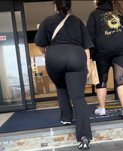 Thick in spandex flares going up the stairs🔥 ( OC , GIFs)