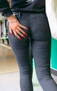 Absolutely perfect ass in tight black cameltoe jeans creepshots, stunning candid blonde touching her booty