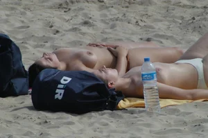 Sexy mature girls on Vilanova topless beach