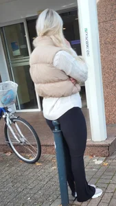 Stocky Candid Blonde Girl Street Creepshots