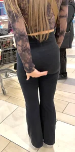 Slim Beauty in Black Leggings