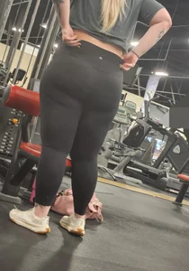Big Girls Need Luv Too #3 ( PAWG W/LEGGINGS)