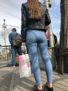 Girl with Big Booty in Tight Jeans Street Candids