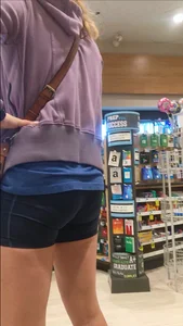 I love waiting in this line (4 different asses)