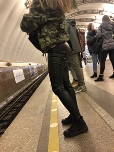 Hot Legs and Butt in Leather Pants on the Subway Station Creepshots