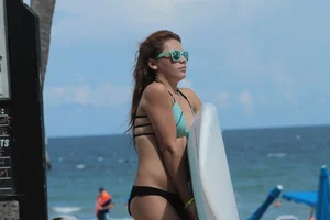 Candid Florida beach and bikini girls