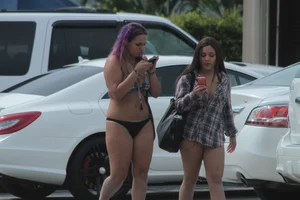 Deerfield Beach girls in bikinis