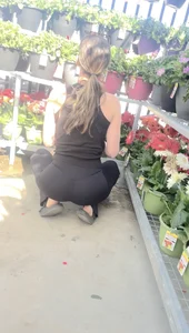 Couple milfs bend for me