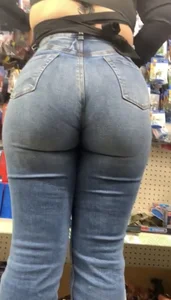 Big Juicy Booty Latina In Jeans (Not Oc)