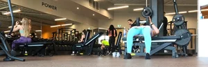 Gym blonde in turquoise leggings notices me and doesn’t mind, even moves in front of me later for some close-ups