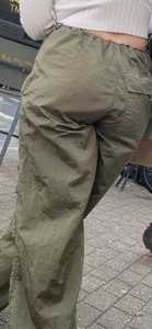 Jiggly round ass of a blonde beauty in cargo pants + Face shots