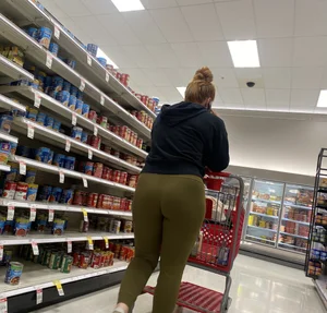 PAWG w jiggles + cameltoe‼️