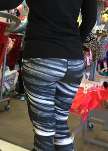 Candid girls in leggings and tights