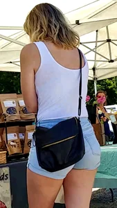 Denim short wearing blonde with a nice ass and wedgie