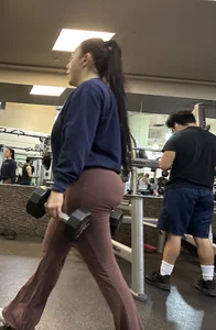 Latina in leggings w/ VTL + bonus caps
