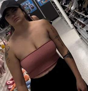 (OC) ROSS LATINA MILF NIPS & BOOTY