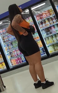 Asian girl shopping @ Walmart