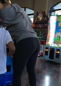 Thick milf ass in tight leggings