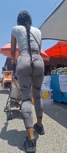 Stunning skinny butt with tight leggings showing VTL