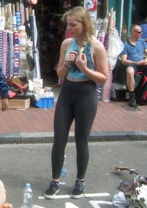 Guitar playing blonde babe with a nice ass and vtl in tight leggings