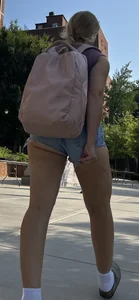 College pawg re-adjusting her shorts