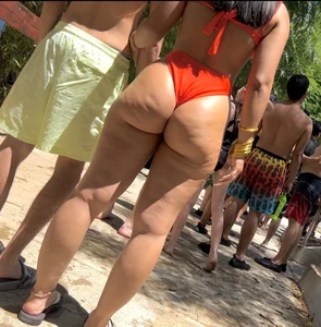 Cheeky Latina in bikini
