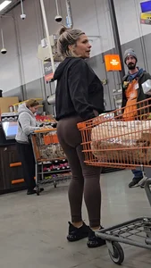 Milf (Gilf?) In skintight pants at Home Depot
