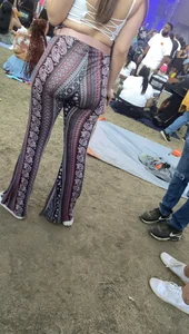 Sexy blonde with flare leggings. Fat ass