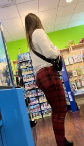 Sexy Milf in Xmas Checkered Leggings (oc)