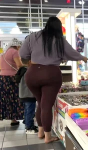 Enormous ass in brown tights supermarket creepshots