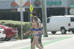 Candid Florida beach and bikini girls
