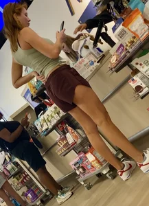 Tall and fit ! Sexy lil ass!(oc)