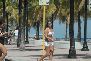 Deerfield Beach bikini girls