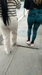 chica en leggins