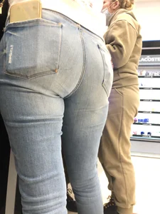 Juicy Milf’s Butt in Tight Blue Jeans at the Store Creepshots Gallery