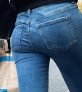 Blonde girl with a good booty