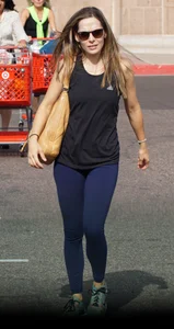 Milf with a great ass in tight blue leggings