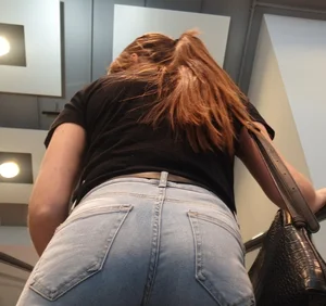 Milf with a very sexy ass in tight blue jeans, a great collection of creepshots