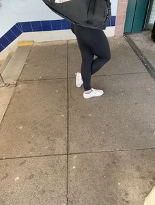 :sweat_drops:DUMPY PAWG waiting for train in black leggings