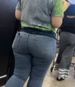Thick PAWG had Some Booty Meat