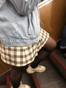 Candid Girl In a Skirt With Sexy Legs in Black Pantyhose And Sneakers Subway Escalator Creepshots Gallery